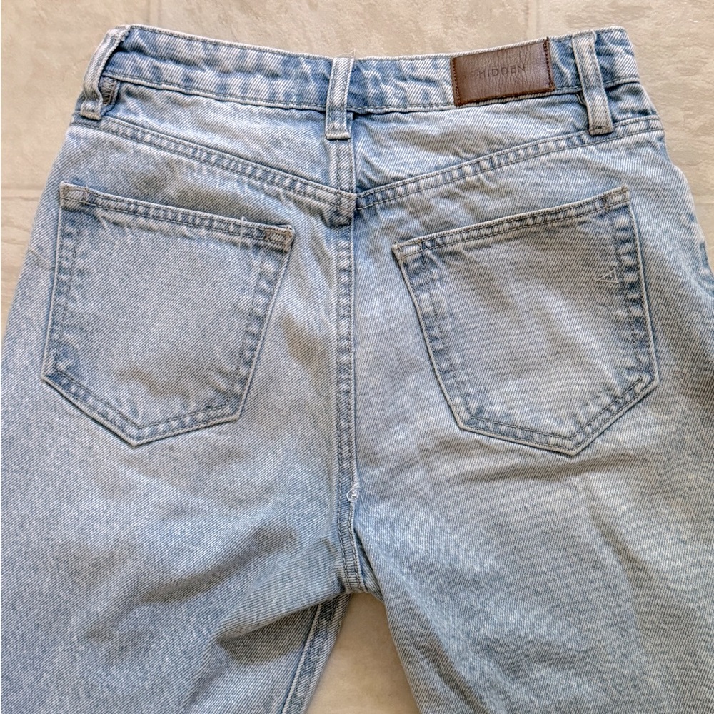 Hidden Straightleg MomJeans - Picture 3 of 9